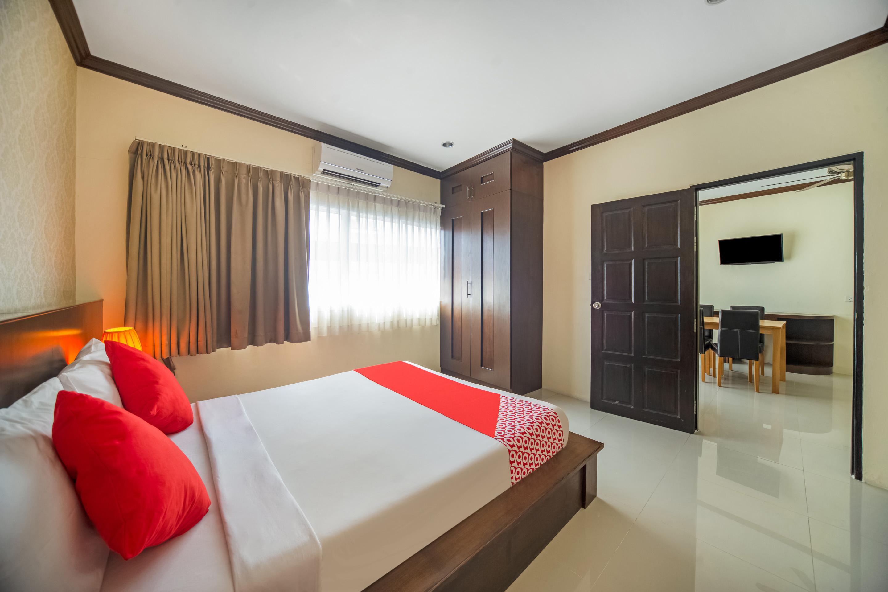 Oyo 232 Patong City Hometel Екстер'єр фото