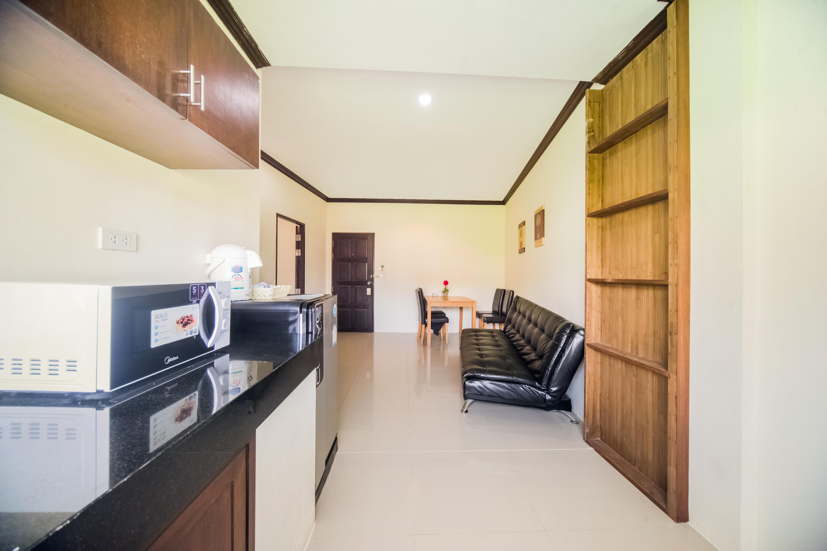 Oyo 232 Patong City Hometel Екстер'єр фото