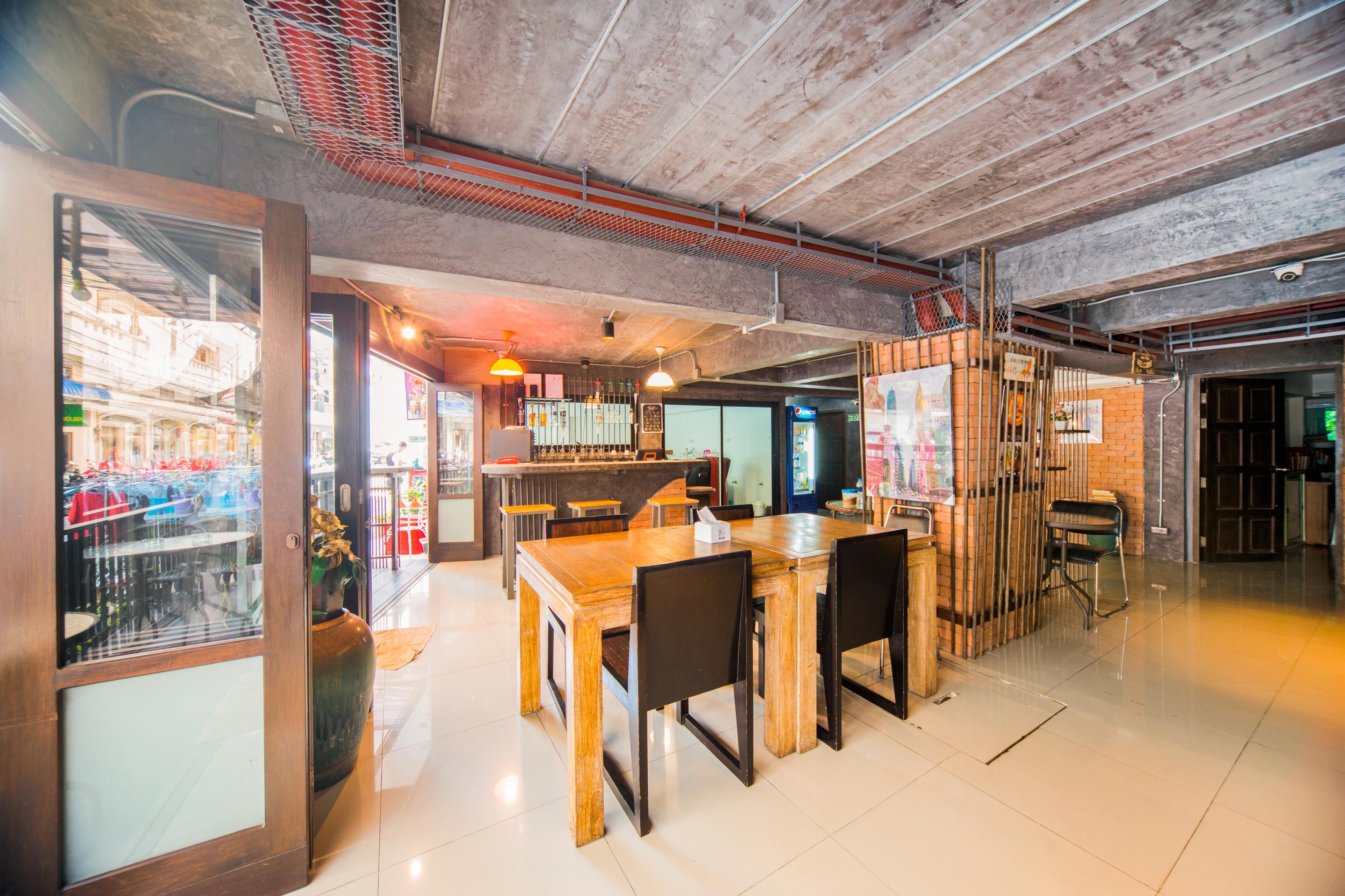 Oyo 232 Patong City Hometel Екстер'єр фото